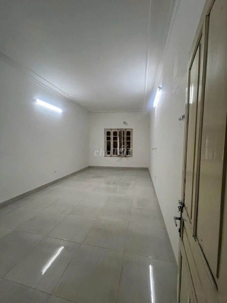 Дом целиком в переулке 131 Тхай Ха, Донгда