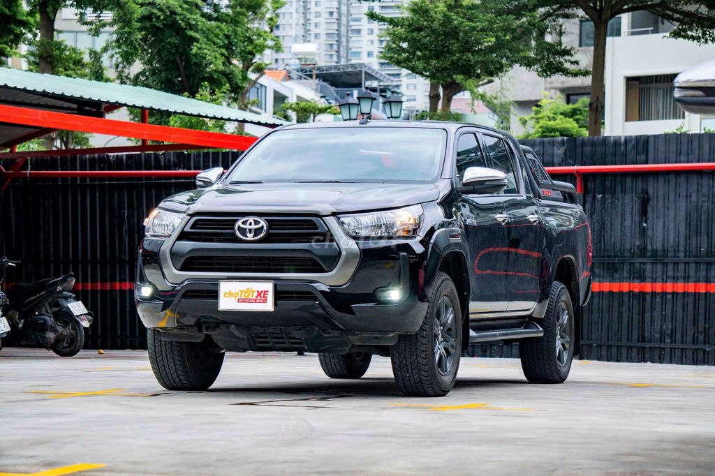 Toyota Hilux 2021 2.4E - Odo 51,000km siêu bền đẹp