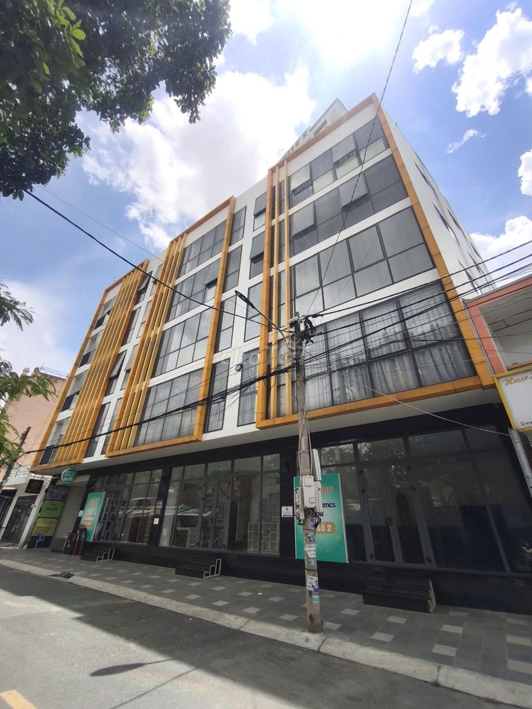 Cho thuê mặt bằng văn phòng full kính 150m²- chỉ 10 triệu/tháng