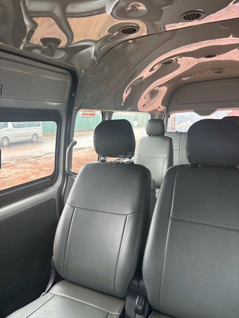 Toyota Hiace 2018  - 250000 km. Mua bán Ô tô tại Huyện Krông Năng Đắk Lắk được đăng bởi Văn Công hình 8