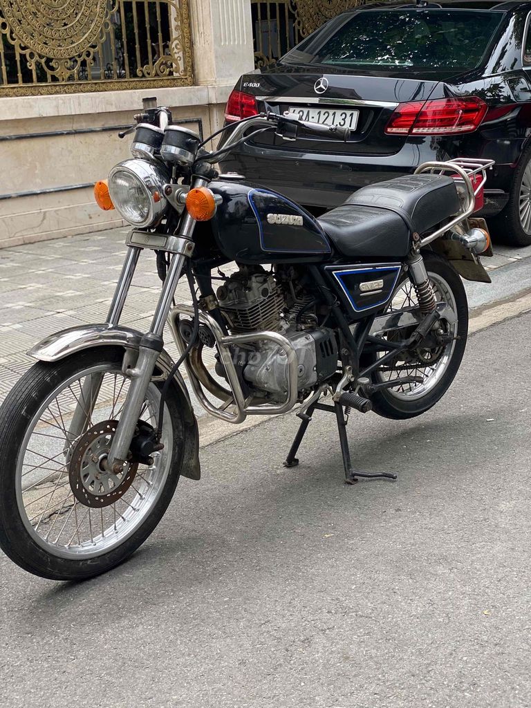 Suzuki GN 125 чёрный, с ручным сцеплением