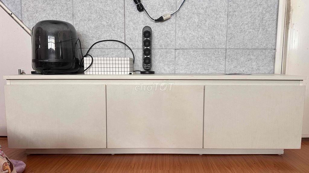 Kệ tivi Trắng xám 1m4x40cmx30cm. Mua bán Tủ, kệ gia đình tại Quận Tân Bình Tp Hồ Chí Minh được đăng bởi Phuong Nguyen hình 1