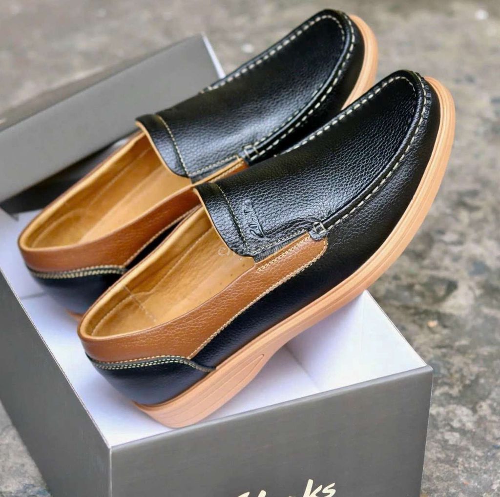 Mọi Clarks Đen phối viền bò bán bá cháy