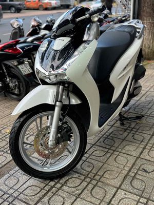 Sh 08/2025 (160cc _ABS) 1k km mới 99%  chủ phố. Mua bán Xe máy tại Thành phố Buôn Ma Thuột Đắk Lắk được đăng bởi Ngô quốc Việt 