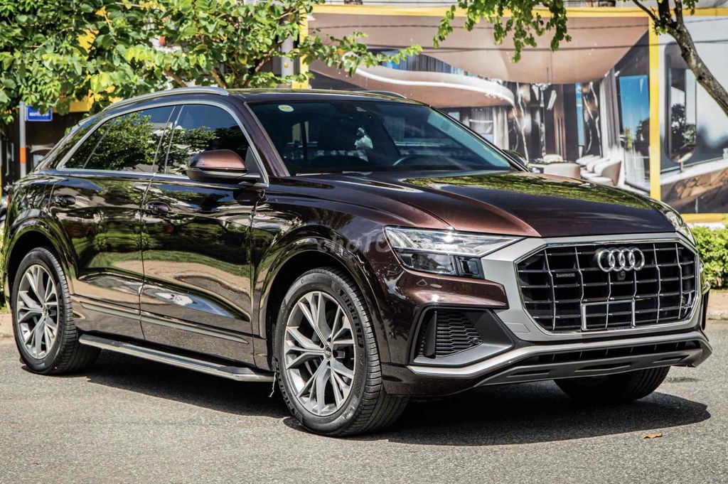 Audi Q8 S-line 2021 Коричневый/Черный 28 000 км