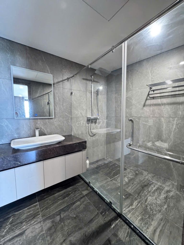 Аренда квартиры с 2 спальнями в Noble Crystal Riverside