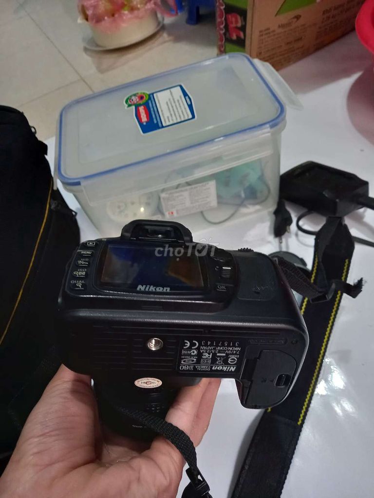 Em cần bán bộ máy ảnh Nikon chụp đẹp này