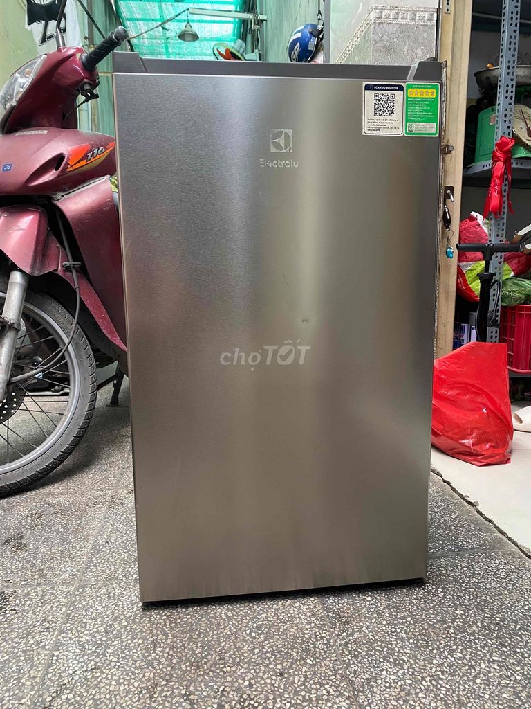 Tủ lạnh Electrolux EUM0930AD-VN zin bh 6 tháng. Mua bán Tủ lạnh tại Quận 7 Tp Hồ Chí Minh được đăng bởi Cương hình 1