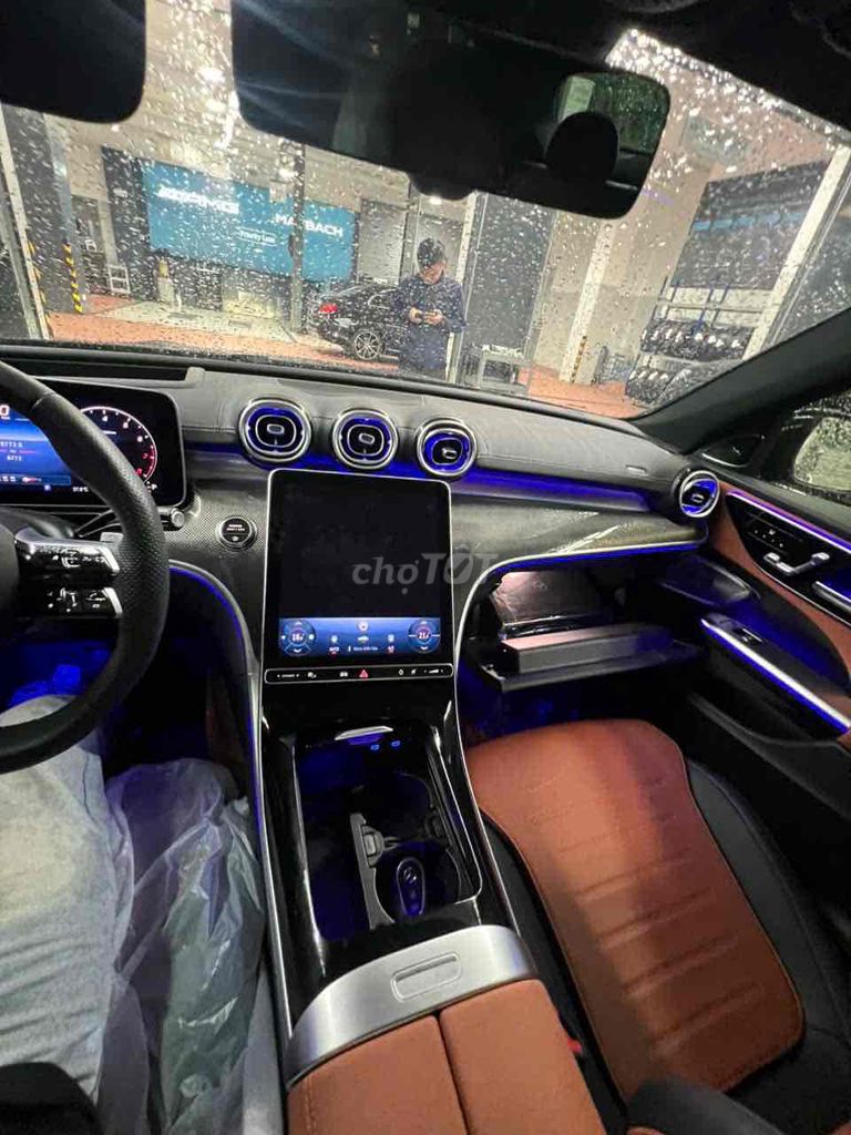 Mercedes C300 AMG 2025 г.в., рег. 2026, пробег 8000 км
