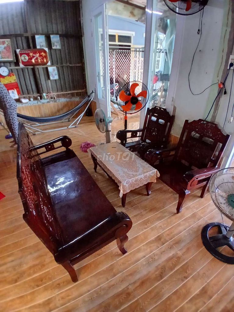 Bộ bàn ghế gỗ căm xe nâu đỏ. Mua bán Bàn ghế tại Thành phố Bạc Liêu Bạc Liêu được đăng bởi Thanh Phong hình 1