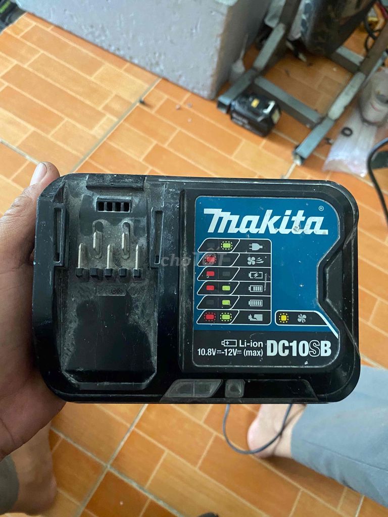 sạc pin makita chính hãng