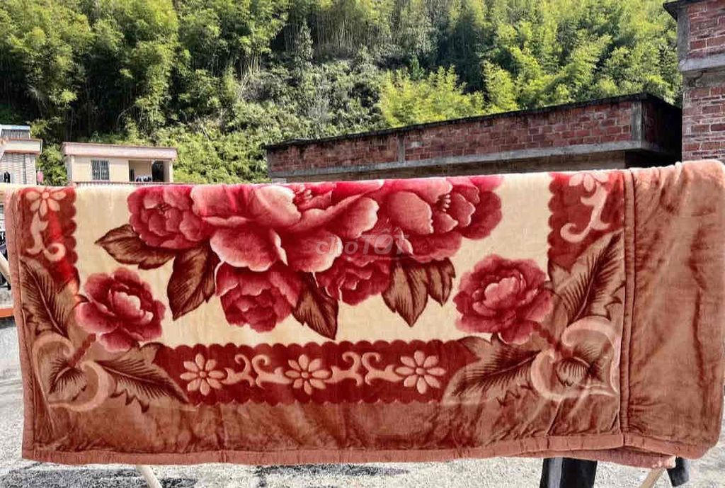 Chăn vải họa tiết hoa. Mua bán Giường, chăn ga gối nệm tại Quận Cầu Giấy Hà Nội được đăng bởi Đinh Hà Phương hình 1