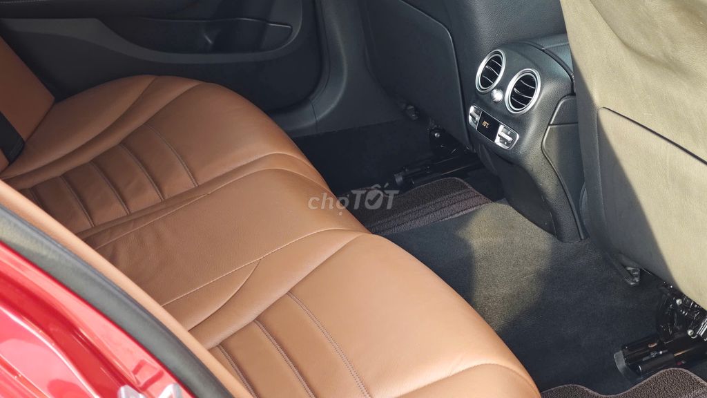 Mercedes Benz 2020 C300 AMG - 78000 km. Mua bán Ô tô tại Quận Thanh Xuân Hà Nội được đăng bởi Nguyễn Tuấn Hoàng hình 7