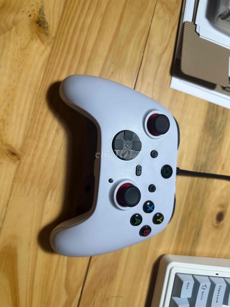 Tay cầm chơi game A102 Trắng Có dây PC,xbox.... Mua bán Thiết bị chơi game tại Quận Liên Chiểu Đà Nẵng được đăng bởi trần văn nguyễn thịnh hình 1