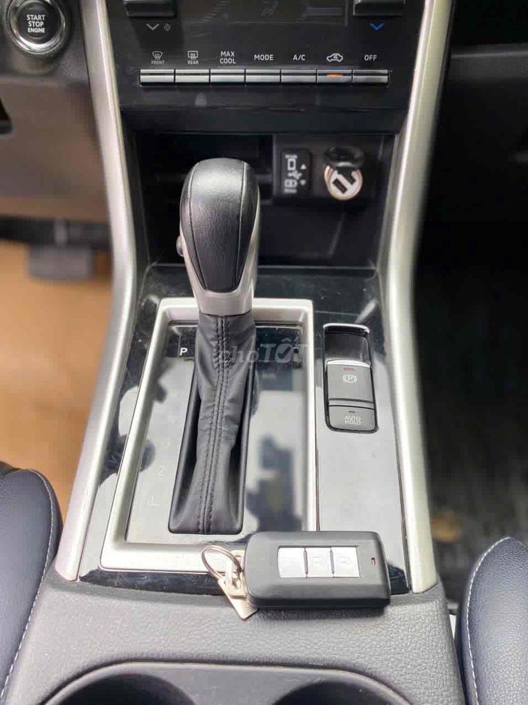 Mitsubishi Xpander Cross 2024 trắng - 57000 km. Mua bán Ô tô tại Quận 7 Tp Hồ Chí Minh được đăng bởi A Hoàng hình 12