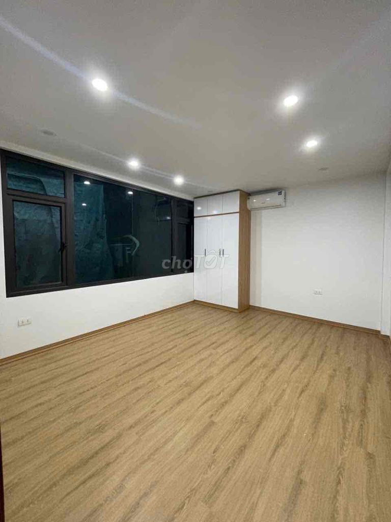 Красивый дом Ким Ма, Ба Динь. 30 м2, 4 т, 3 спальни. 12 стр.