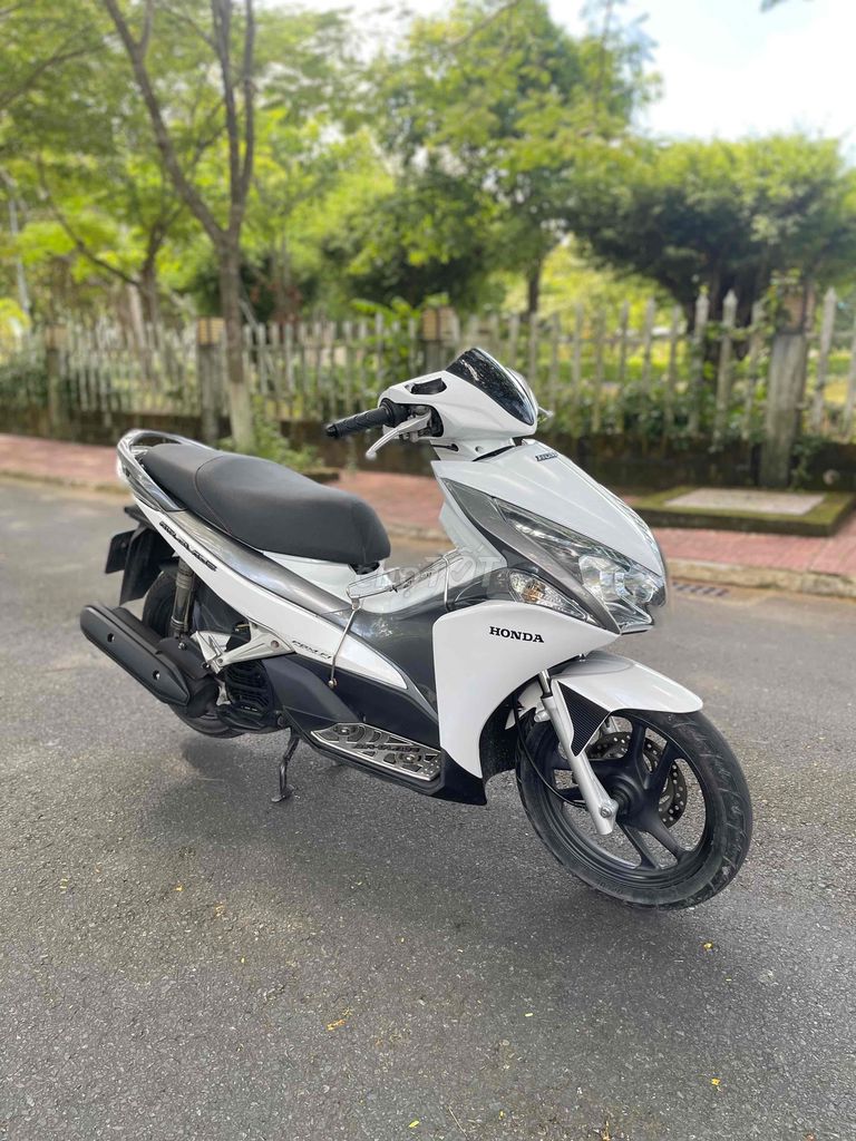 Cần bán AirBlede Fi trắng zin đẹp. Mua bán Xe máy tại Thành phố Sa Đéc Đồng Tháp được đăng bởi Binh hình 3