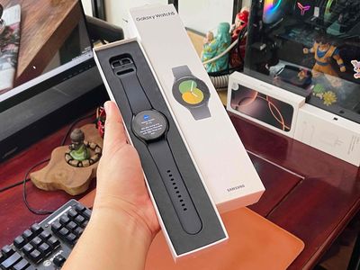 Samsung watch 5 40mm Fullbox. Mua bán Thiết bị đeo thông minh tại Quận Ninh Kiều Cần Thơ được đăng bởi TRƯƠNG QUỲNH