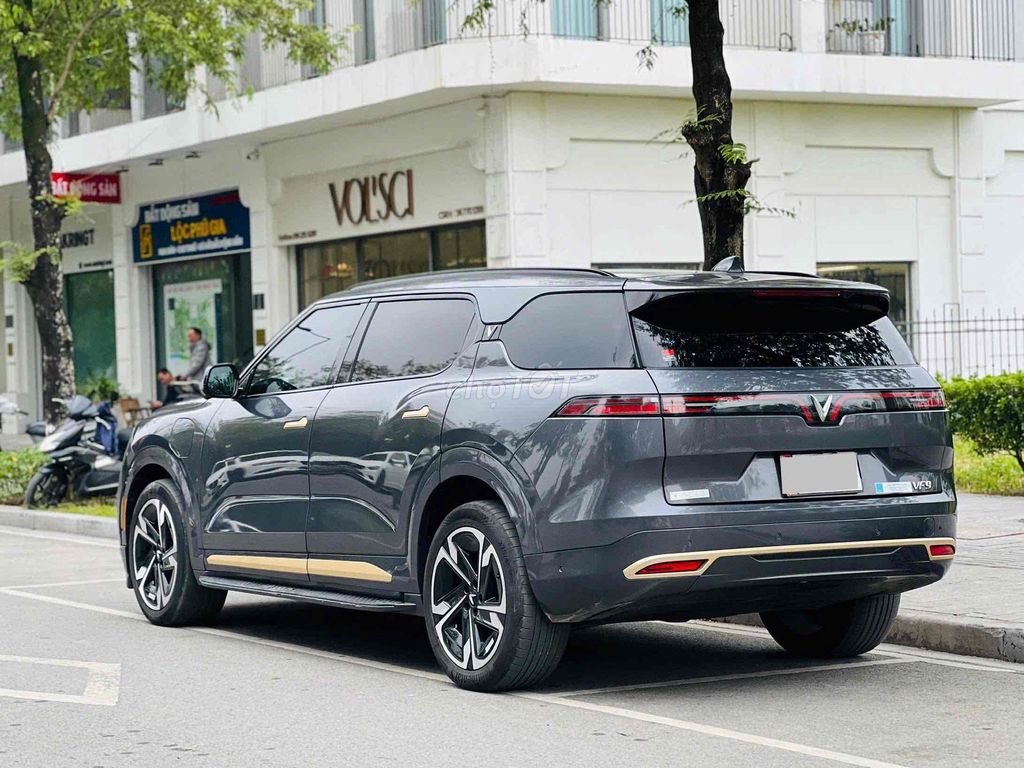 Vinfast VF9 Plus 2023 Xám Thuê Pin Tiên Phong. Mua bán Ô tô tại Quận Thanh Xuân Hà Nội được đăng bởi Cường Auto 266 hình 6