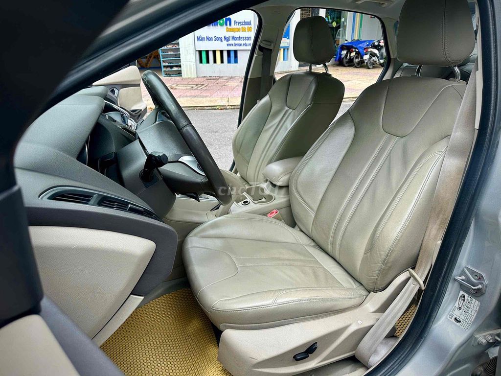 Ford Focus 2013 Bạc , bảo hành chính hãng. Mua bán Ô tô tại Quận 12 Tp Hồ Chí Minh được đăng bởi Toàn Thắng Xe Ford  hình 8