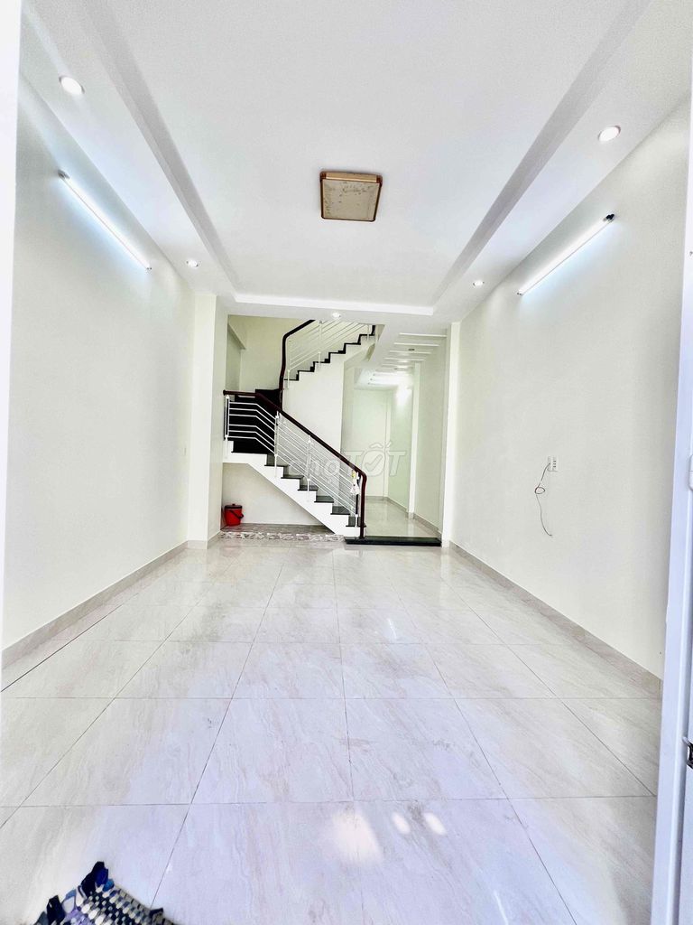Rent · 6 bd · 200 м² · Quận Gò Vấp, ул. Hà Huy Giáp Quận 12