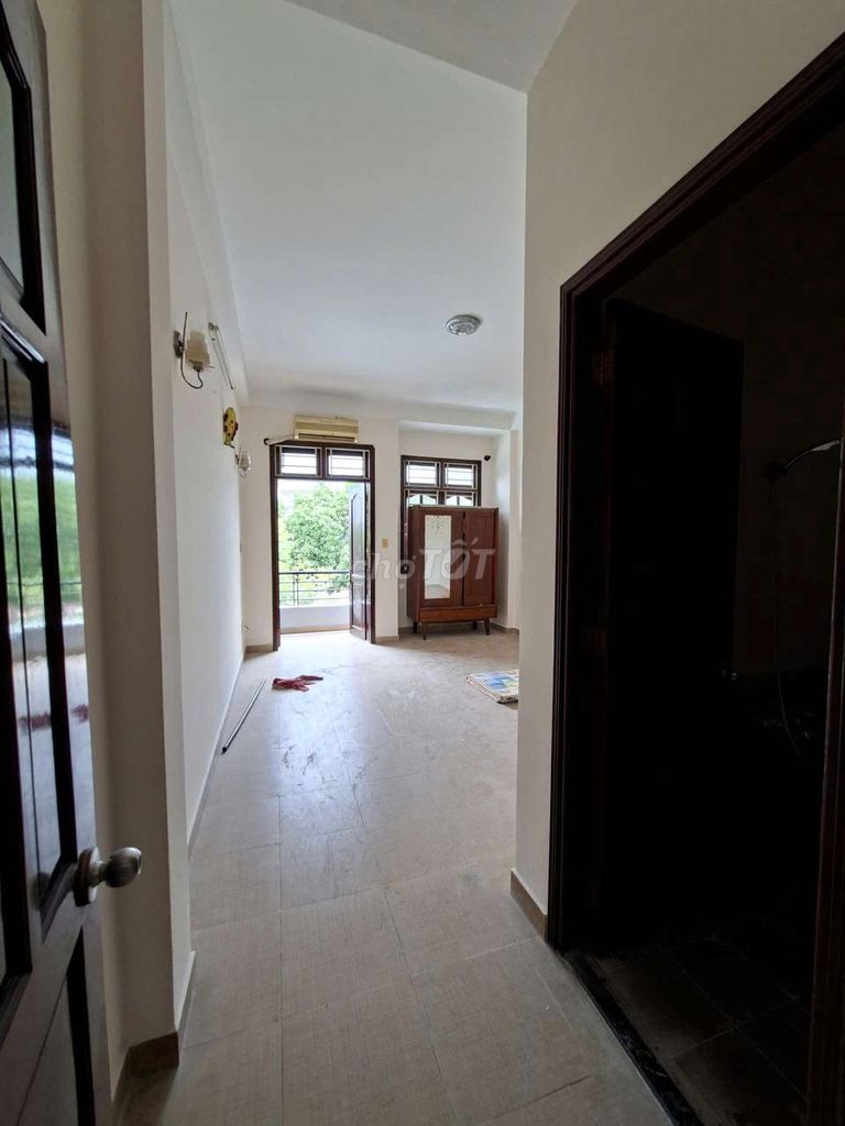 Дом в тихом переулке у парка, район Ten Lua, 4x24м, 4 этажа, 4СП+кондиционер