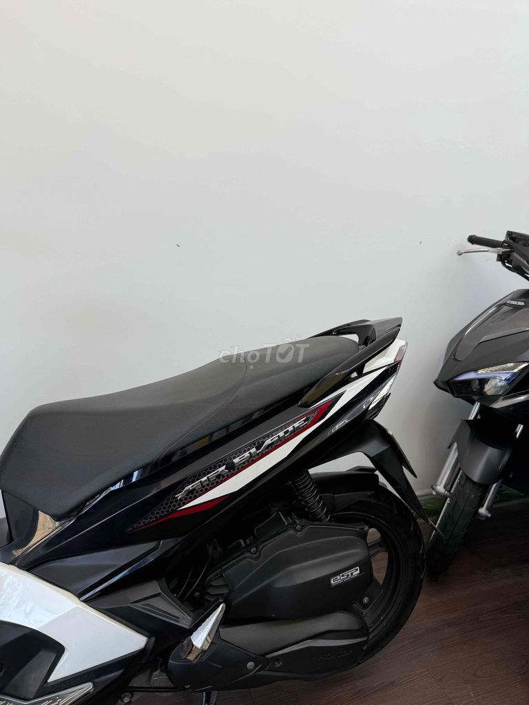 Bán Ab 2019 bản khoá chìa biển 43 màu trắng đen. Mua bán Xe máy tại Quận Sơn Trà Đà Nẵng được đăng bởi Huan Motor hình 6