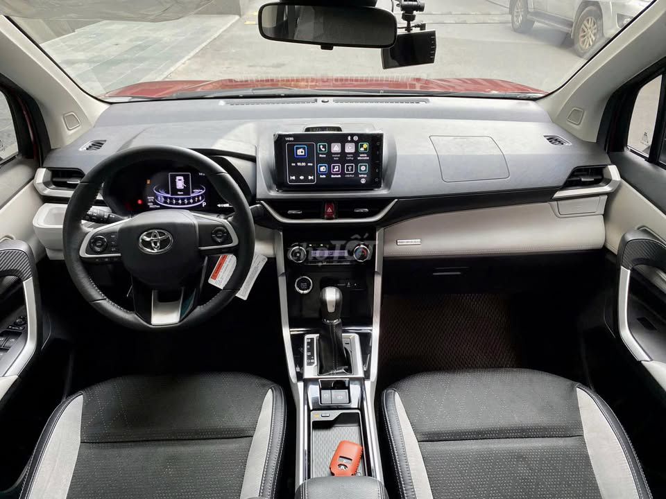 Cần bán Toyota Veloz Cross Top màu đỏ zin. Mua bán Ô tô tại Quận Gò Vấp Tp Hồ Chí Minh được đăng bởi Quang hình 8