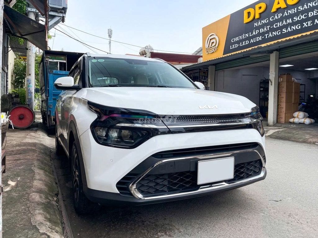 Kia Carens Luxury 2024 Trắng 7 chỗ