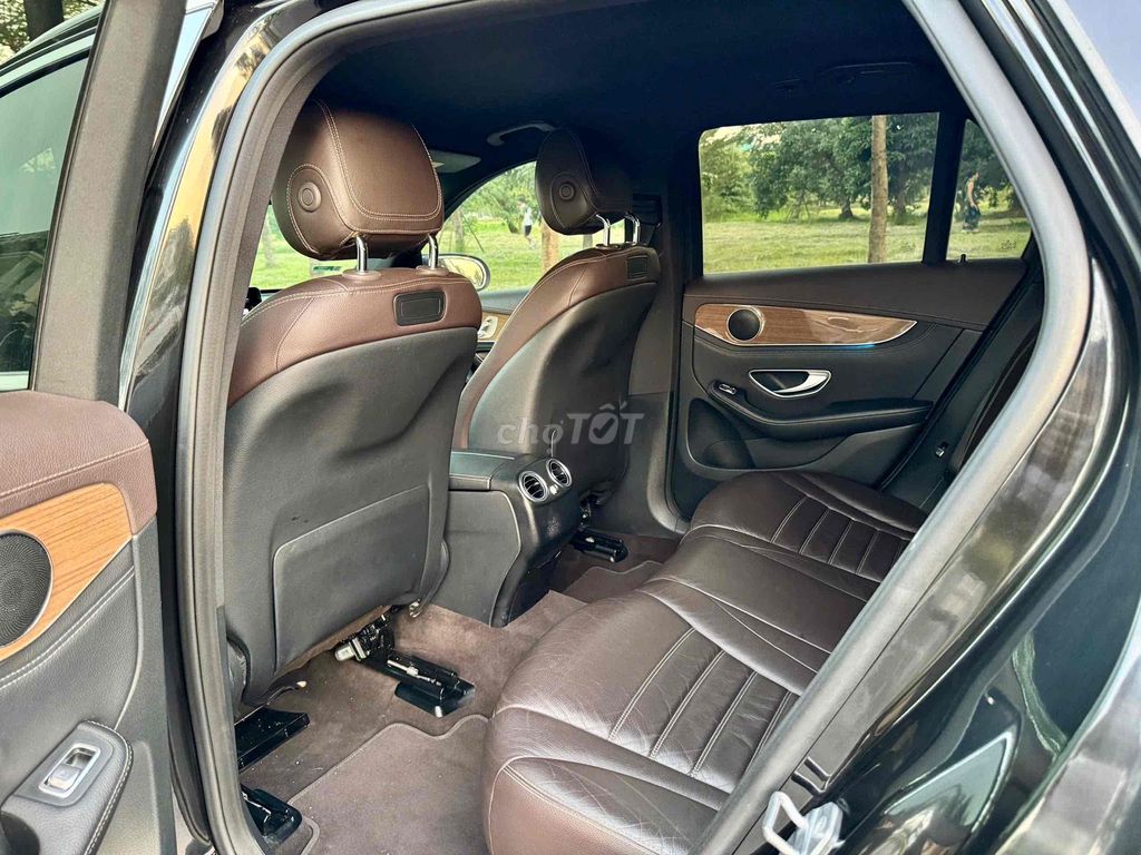 Mercedes Benz GLC Class 2017 250 - 87000 km. Mua bán Ô tô tại Quận Hoàng Mai Hà Nội được đăng bởi Nguyễn Bách Việt hình 12