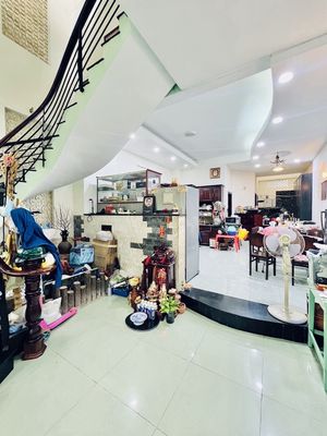 Gấp Định Cư giảm "3 Tỷ"! Bán gấp nhà mặt tiền giá hẻm chỉ "149tr/m2". Mua bán nhà ở tại Quận Tân Bình Tp Hồ Chí Minh được đăng bởi LÊ DUY KHÁNH