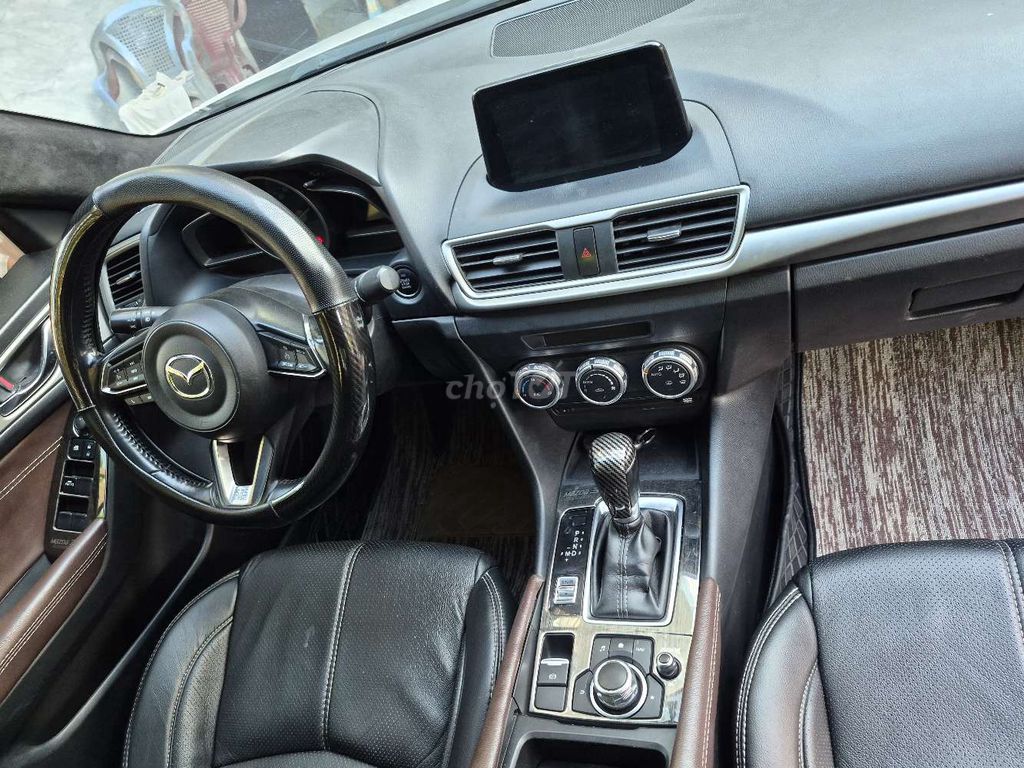 Mazda 3 Белая