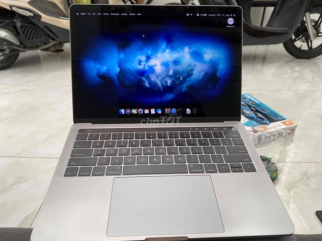 Bán Macbook pro touchbar máy đẹp pin tốt