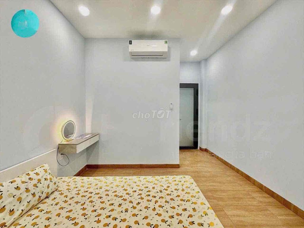 PHÒNG 30m2 Ban Công Phú Nhuân