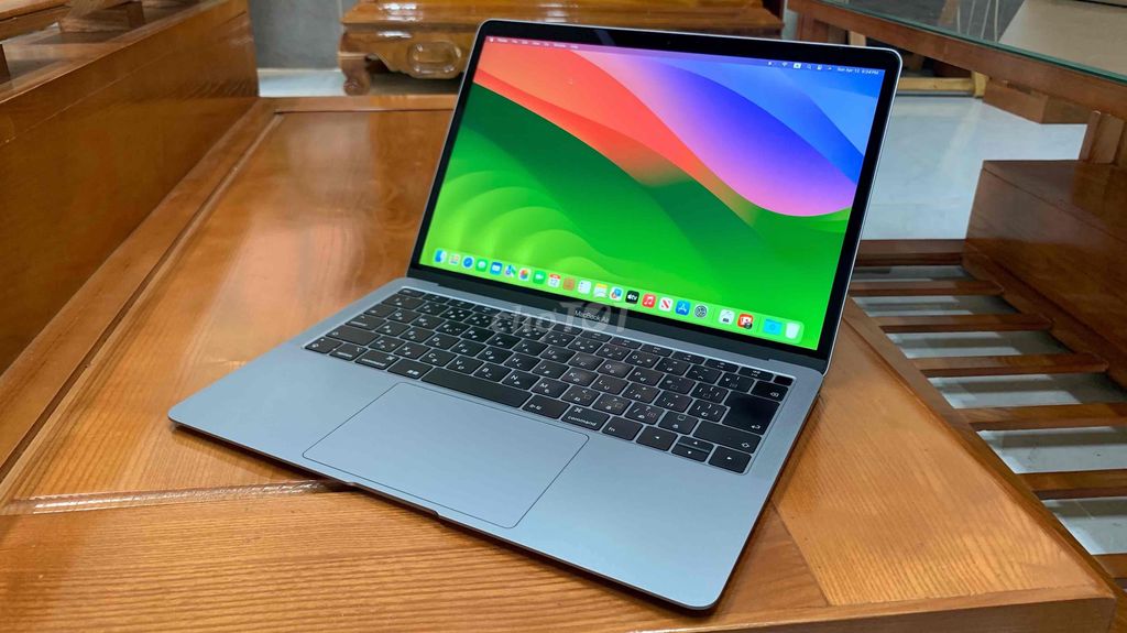 Apple Macbook Air 2019 i5 13 inch 16GB/500GB. Mua bán Laptop tại Huyện Châu Đức Bà Rịa - Vũng Tàu được đăng bởi Út Thanh hình 1