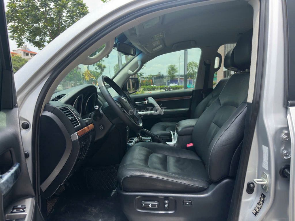 toyota Land Cruiser đơi 2016 nhâp my ban 4.6. Mua bán Ô tô tại Quận Hà Đông Hà Nội được đăng bởi Vinh  hình 18