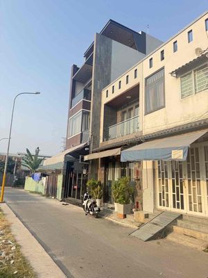 NHÀ HẺM XE TẢI 1135.  HUỲNH TẤN PHÁT- Q.7