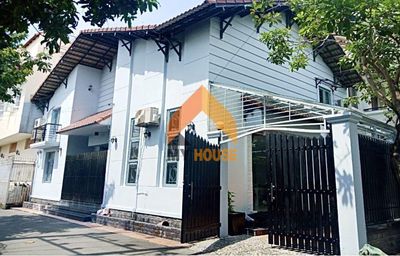 Nhà phố 130 m² · 3 PN · Đường Vành Đai Tây
