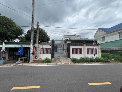 🏡 Nhà cấp 4 gần biển Lộc An, vị trí đẹp, đi bộ ra chợ rất tiện.