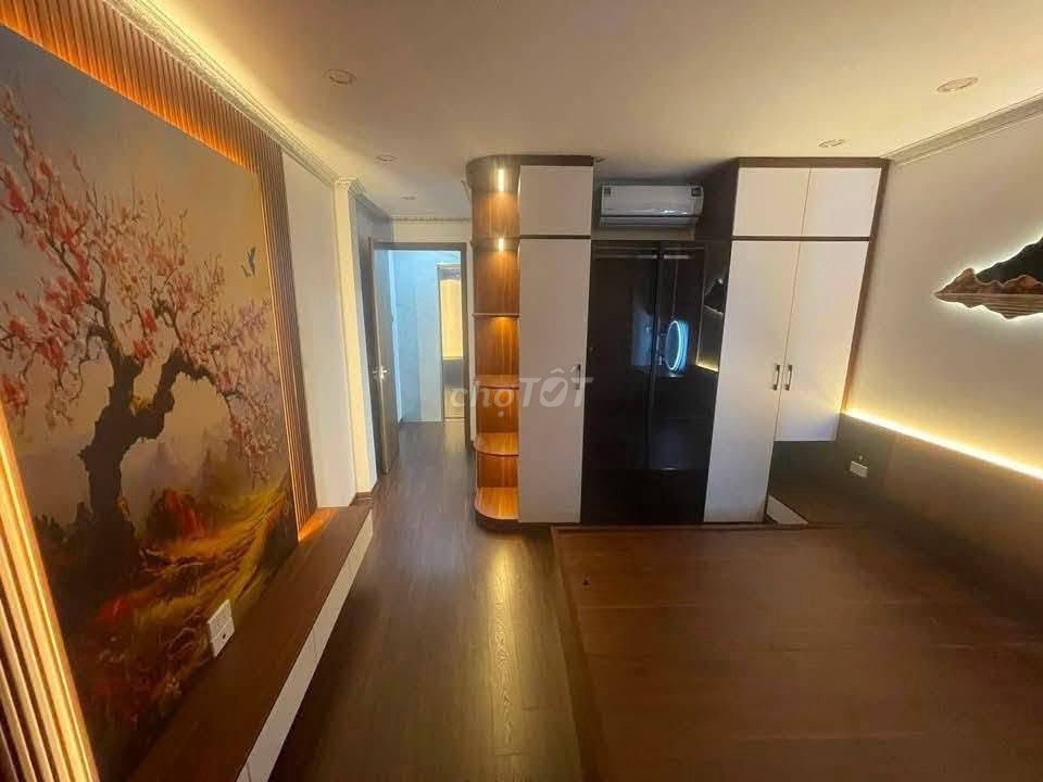 Дом целиком в районе Кса Ла, 40 кв.м, 4.5 этажа, 12 млн/мес