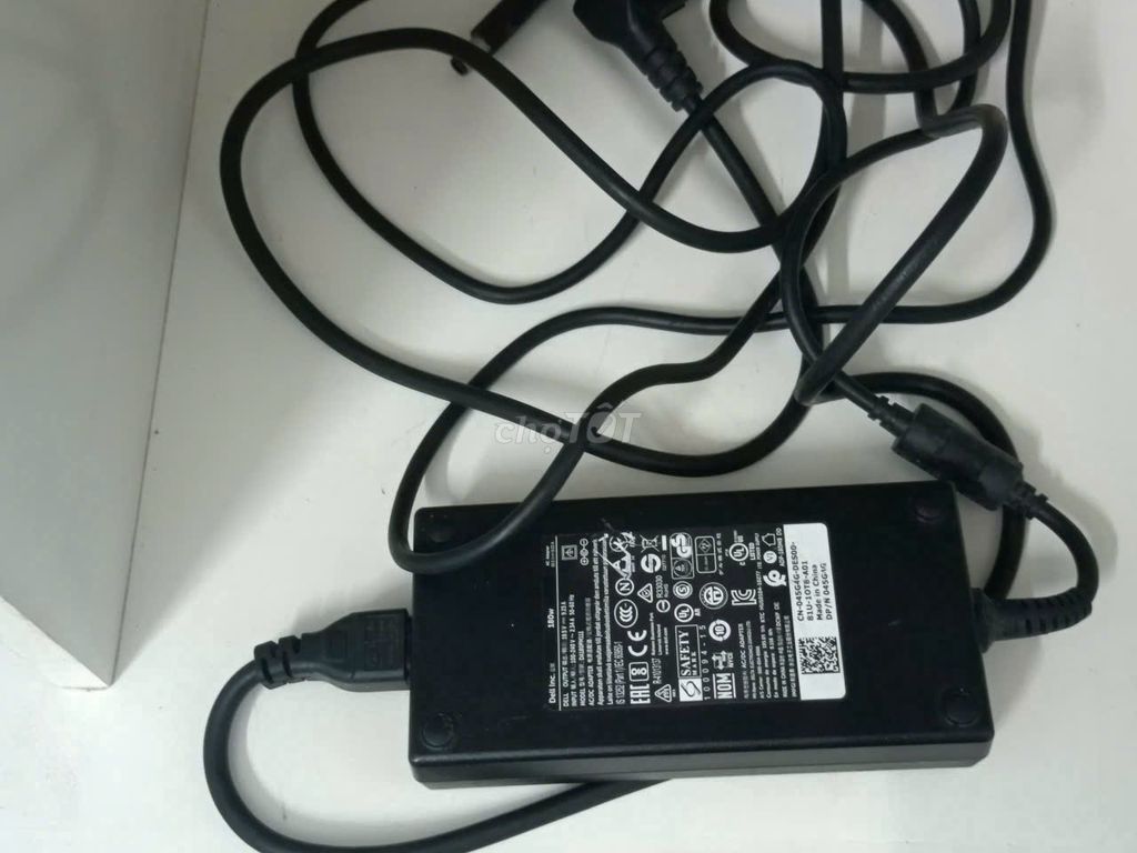 Sạc laptop Dell Latitude 65W Đen. Mua bán Phụ kiện (Màn hình, Chuột...) tại Thành phố Gia Nghĩa Đắk Nông được đăng bởi Tuan hình 1