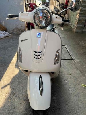 Piaggio Vespa GTS 125 2013 Trắng 13000 km