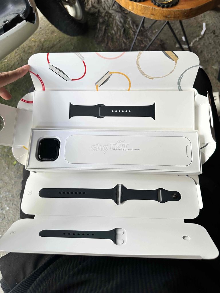 E cần bán Applewatch Sr8/41 fullbox Chính hãng