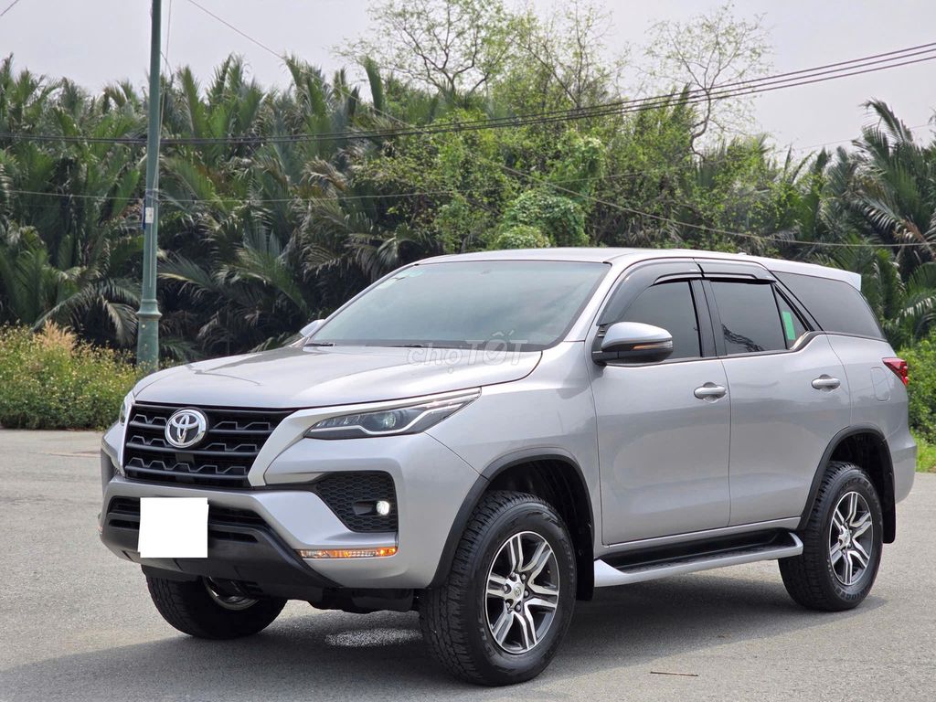 Kẹt Tiền Cần Bán Toyota Fortuner 2023 Dầu Số Sàn