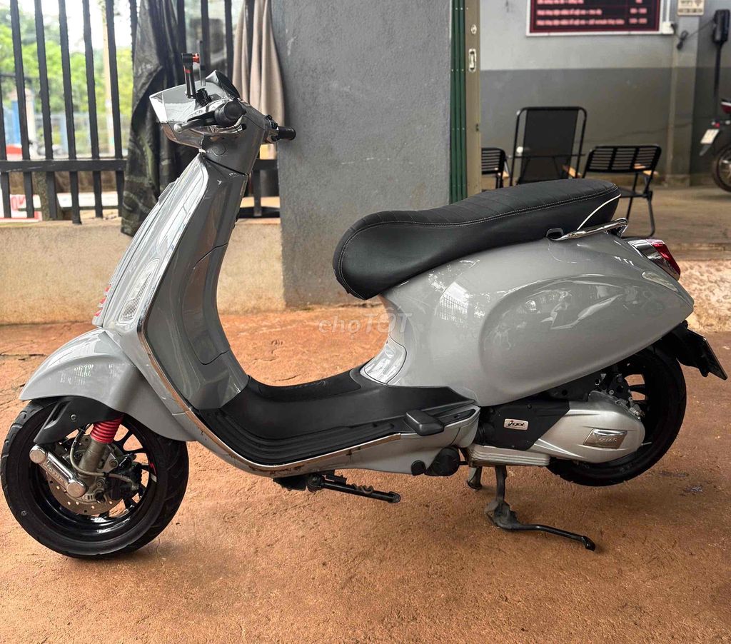 Vespa Sprint 2019 i-get abs màu Ghi. Mua bán Xe máy tại Huyện Xuân Lộc Đồng Nai được đăng bởi Thái Phong hình 2