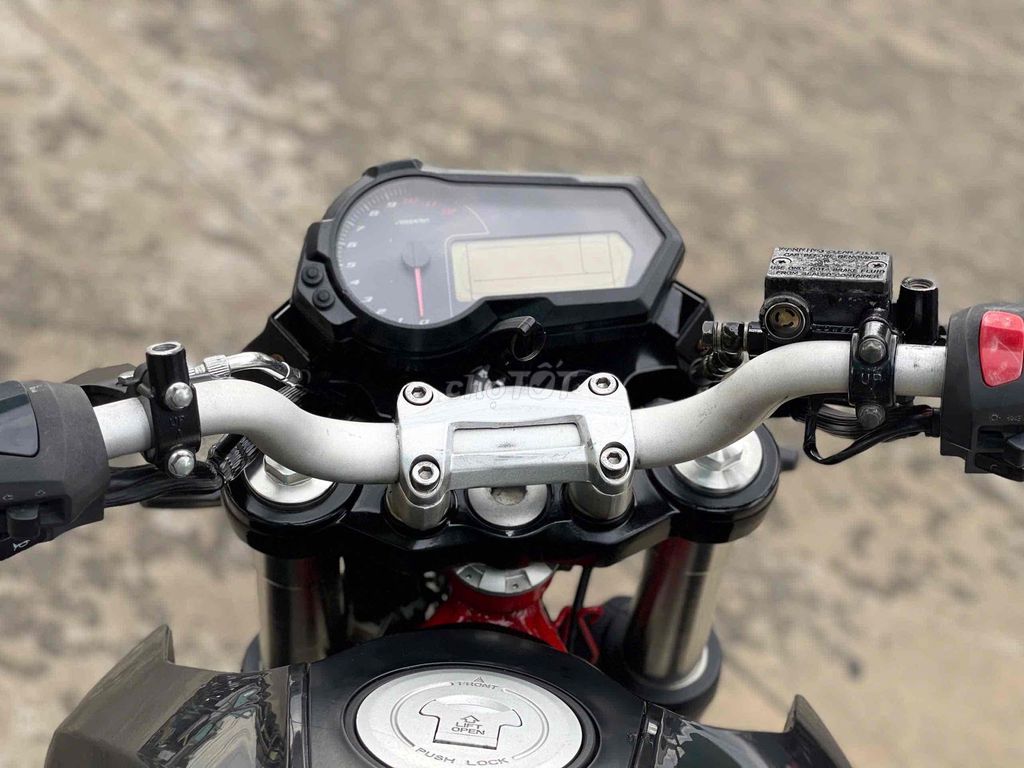 [CÔN TAY]👉Benelli TNT 125i 2020📌22.000km📌1CHỦ📌90%. Mua bán Xe máy tại Quận Bình Tân Tp Hồ Chí Minh được đăng bởi BÙI TIẾN DŨNG hình 9