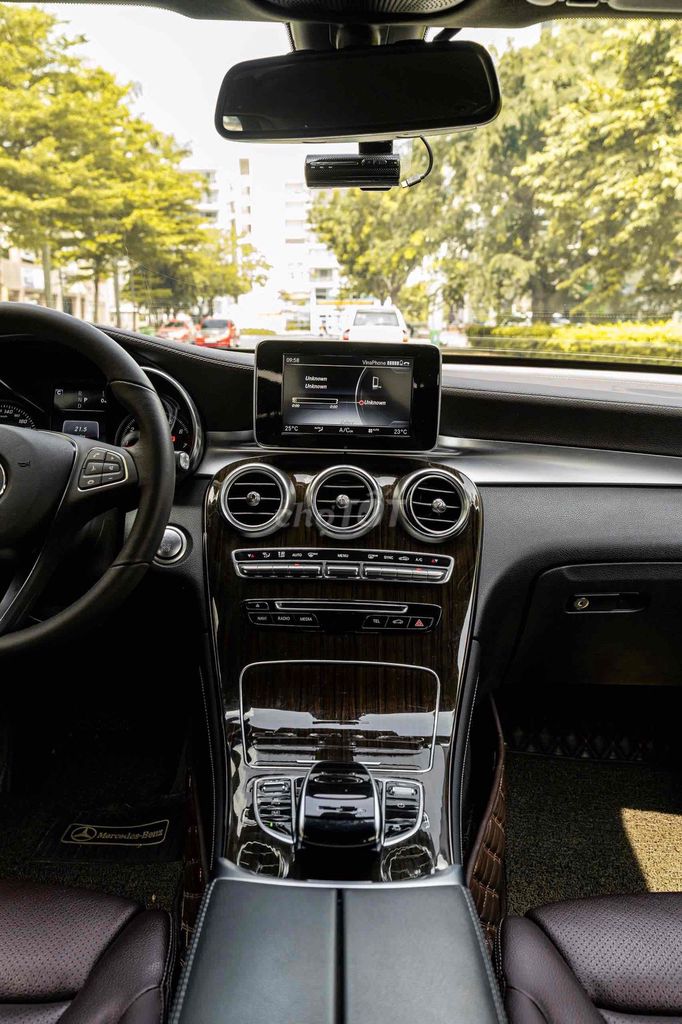 GLC200 Sx 2019 màu trắng nội thất nâu đẹp xuất sắc. Mua bán Ô tô tại Quận 7 Tp Hồ Chí Minh được đăng bởi Dương Phương hình 16