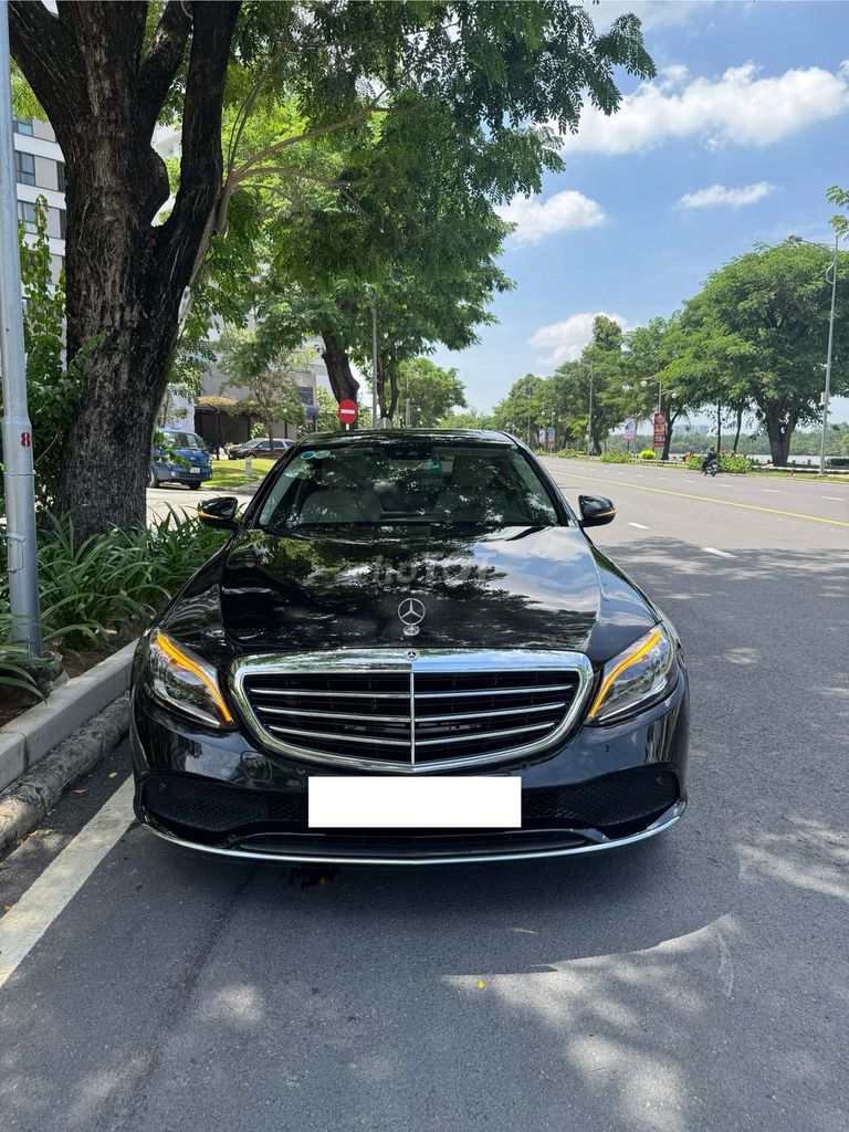 MERCEDES-BENZ C200 EXCLUSIVE 2019. Mua bán Ô tô tại Quận 7 Tp Hồ Chí Minh được đăng bởi Minh Anh hình 2