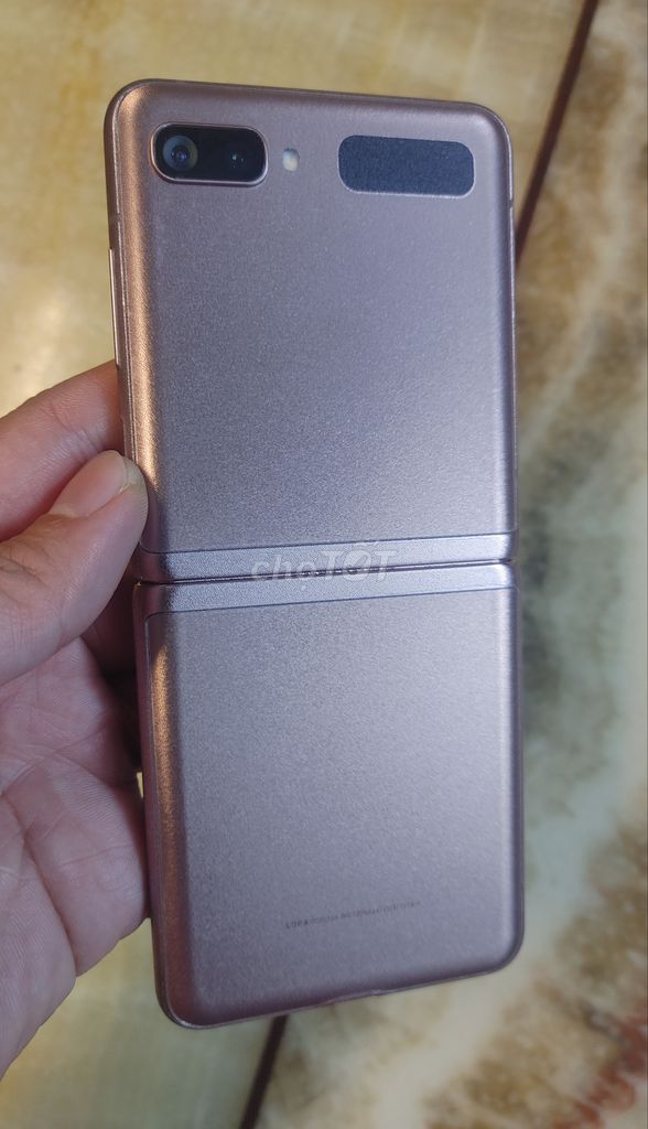 Bán Samsung Z Flip 2 vàng đồng sưu tầm. Mua bán Điện thoại tại Quận Hoàn Kiếm Hà Nội được đăng bởi Huy An hình 1