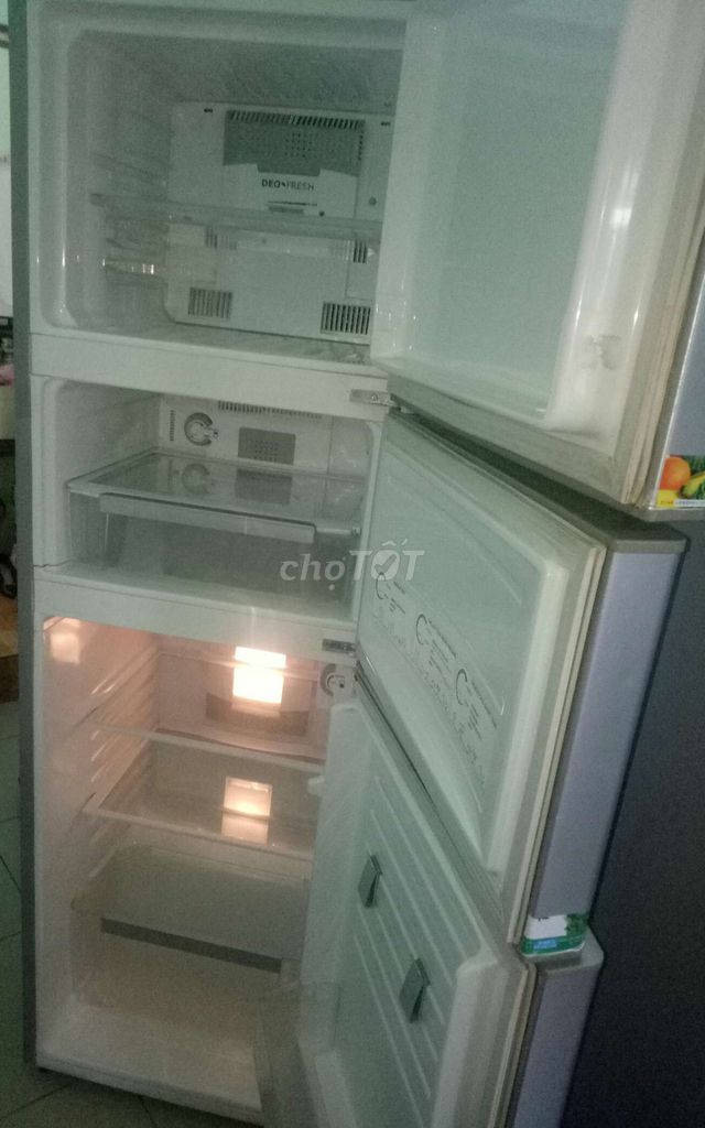 0879291138 - tủ lạnh Electrolux 252L